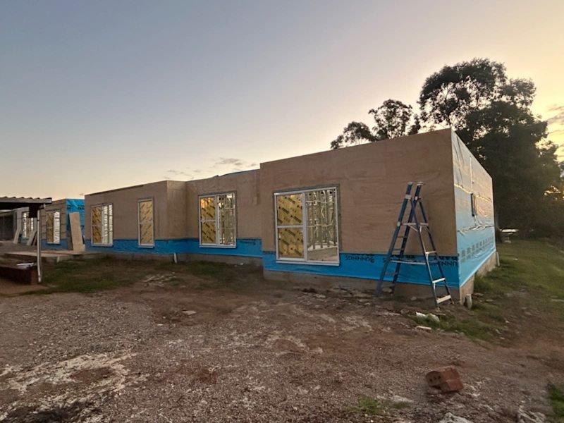 Licenced carpenters available