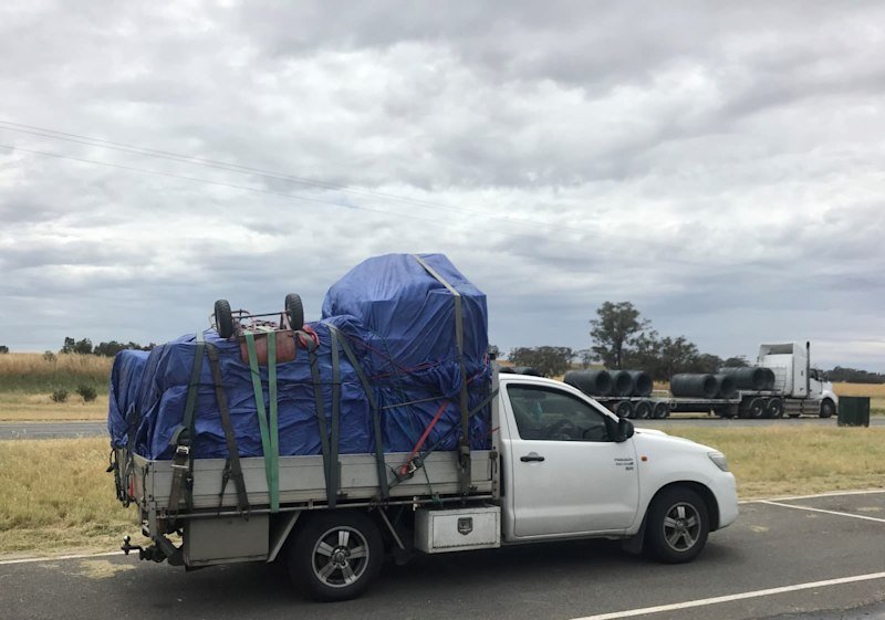 Easy UTE Deliveries/Taxi truck/Tilt Tray/Moving services(Ute & Man)