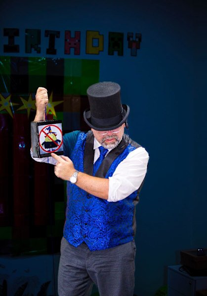 magician party children entretainer