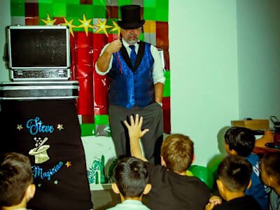 magician party children entretainer