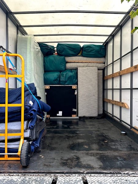 📦 Professional Moving Service – On-Time, Insured | Pirate Movers