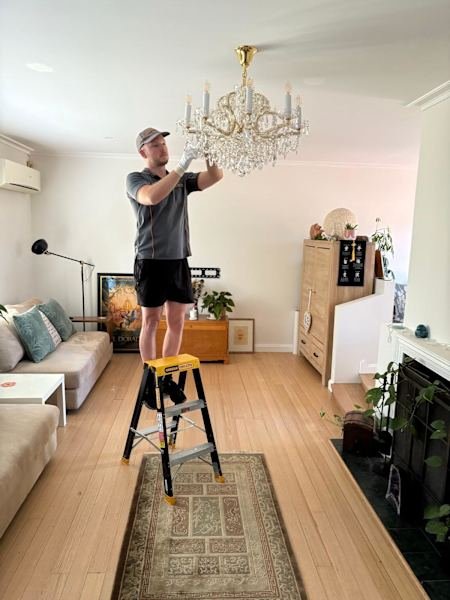 Qualified Electrician – Reliable, Insured & Local! ⚡️