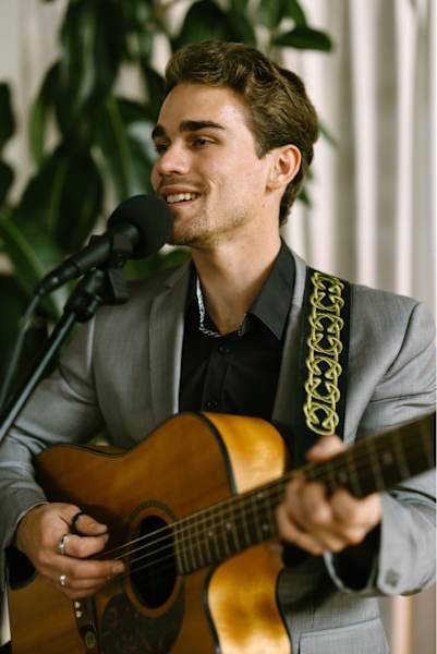 Music Lessons For All Ages!