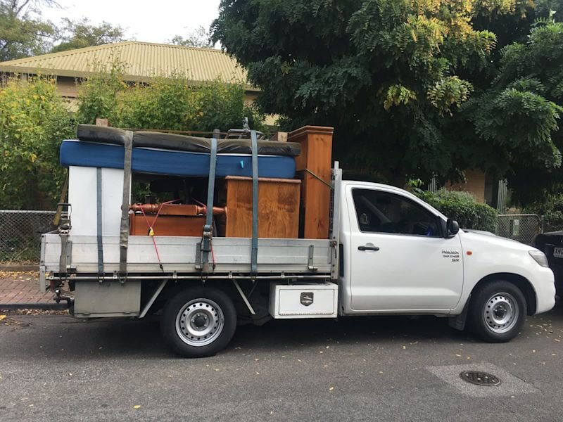 Easy UTE Deliveries/Taxi truck/Tilt Tray/Moving services(Ute & Man)